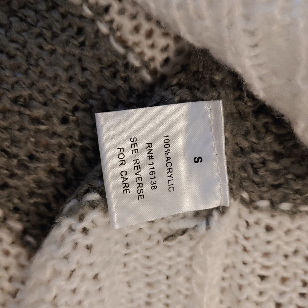 Distressed striped sweater - Picture 8 of 12